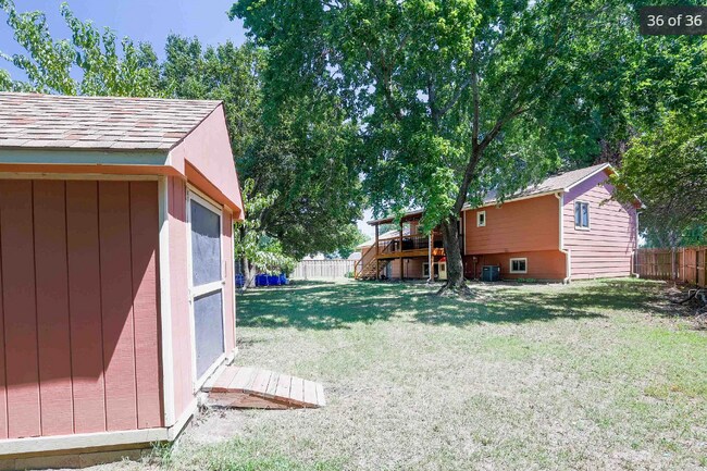 Building Photo - 245 Cherokee Ct