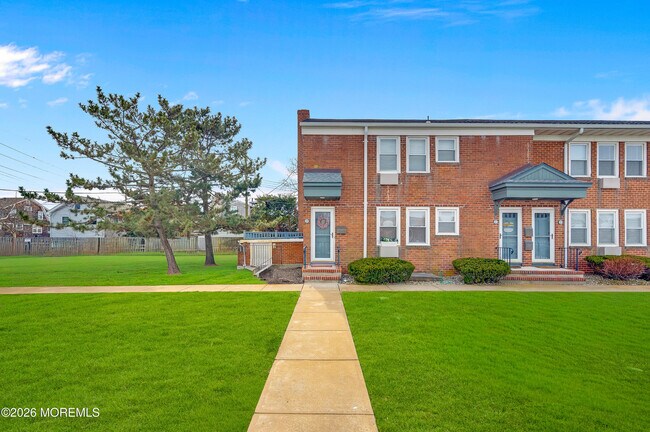 Building Photo - 310 Maryland Ave