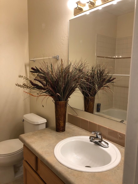 Building Photo - 2701 Midland Ave