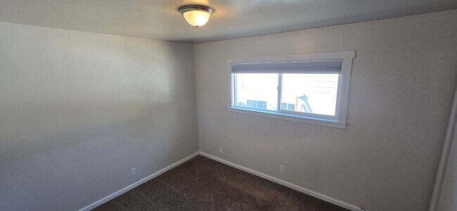 Building Photo - Martinovich (Owner Approval Needed)