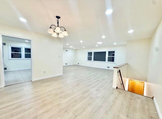 Building Photo - 588 Avenue A