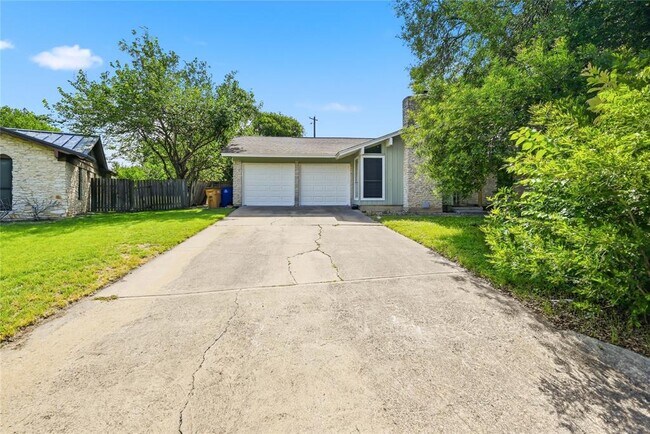 Building Photo - 5503 Basswood Ln