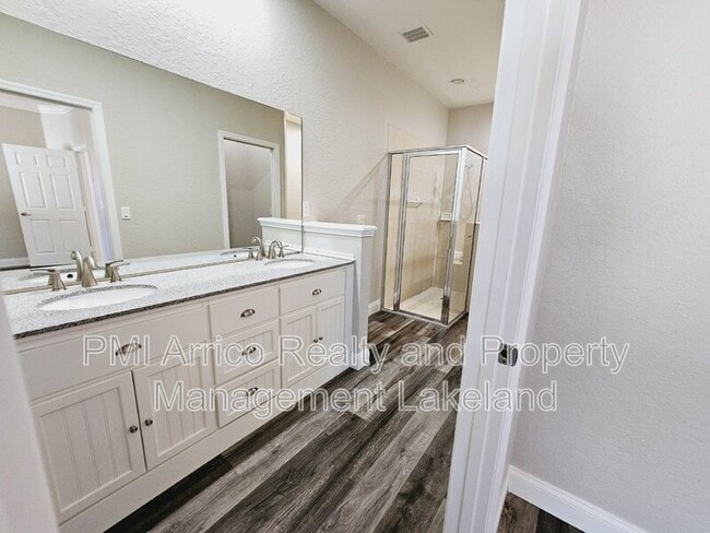 Building Photo - 1930 Saddlewood Ct