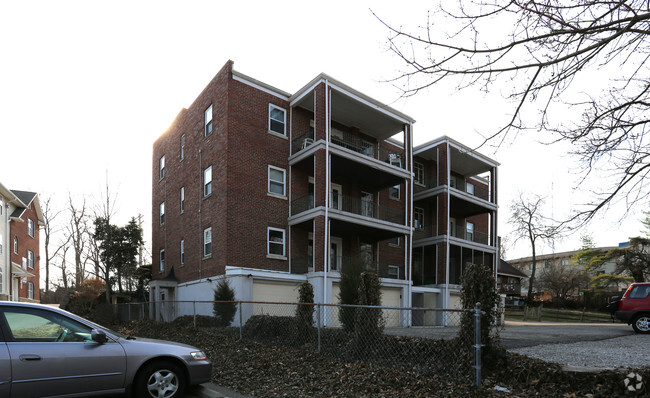 Building Photo - 2635 University Ct