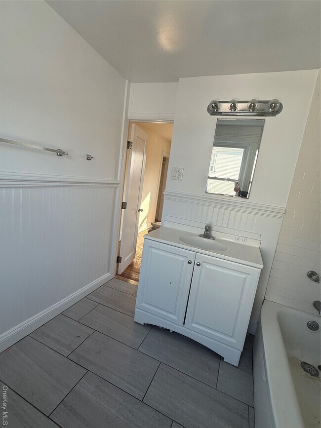 Building Photo - 22 N Regent St