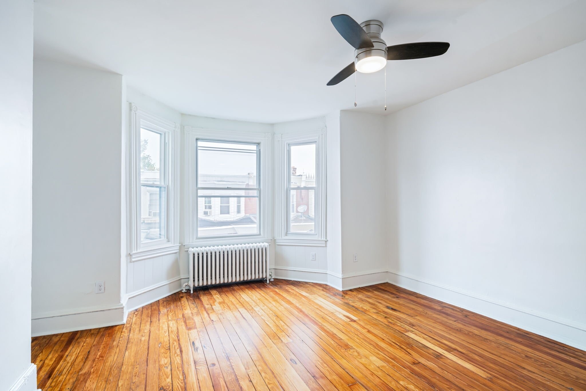 Building Photo - 6018 Irving St