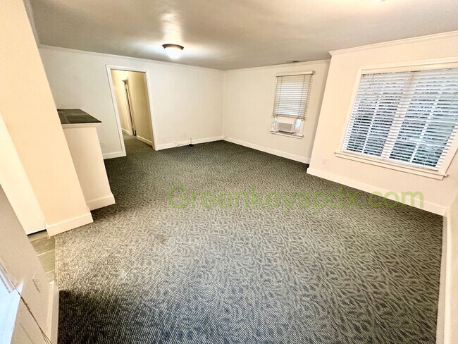 Building Photo - 10197-1136