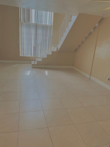 Living Dining Room Area - 10901 N Kendall Dr