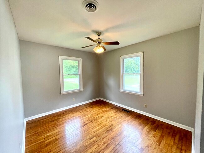 Building Photo - 114 Pardue Ln