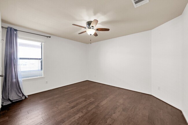 Building Photo - 23310 E Pine Ivy Ln