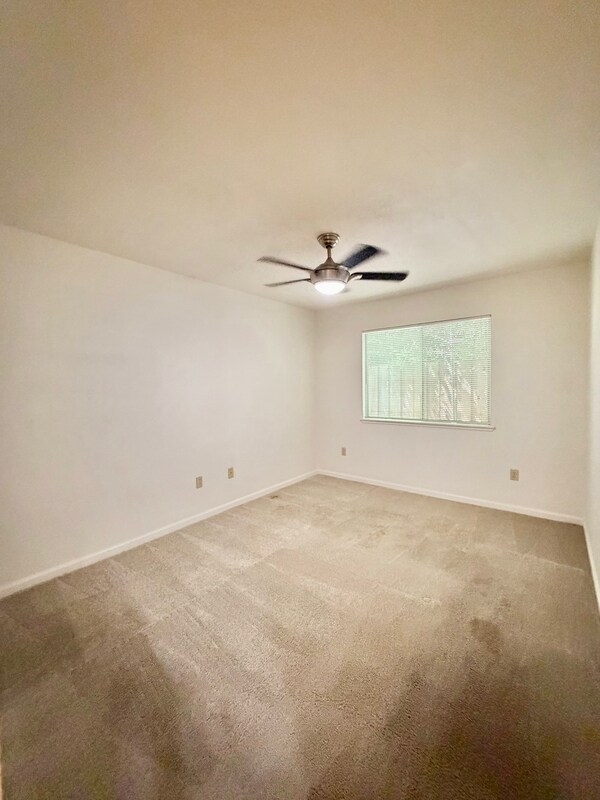 Building Photo - 5663 Montclair Cir