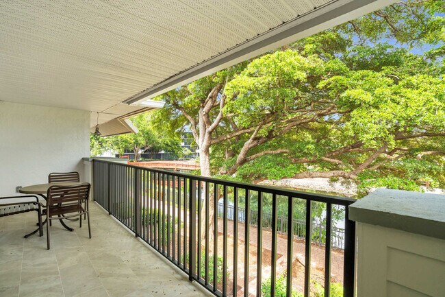 Building Photo - 600 Neapolitan Way