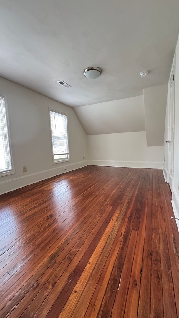 Building Photo - 911 Campbell Ave SW