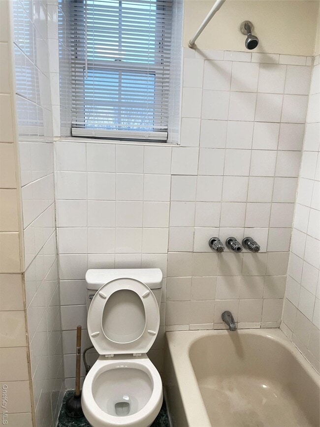 Building Photo - 4433 Carpenter Ave