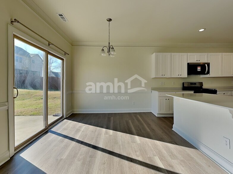 Building Photo - 806 Willow Tower Ct