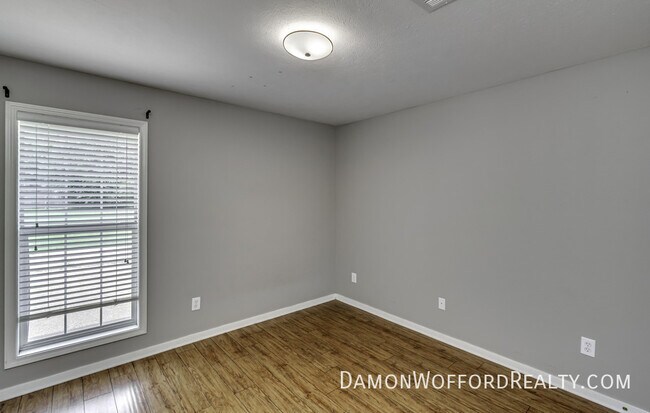 Building Photo - 131 Hunters Row