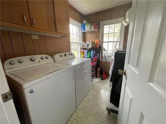 Building Photo - 3633 Loganville Hwy SW