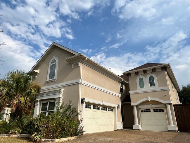 Building Photo - 13930 Willow Bend Dr