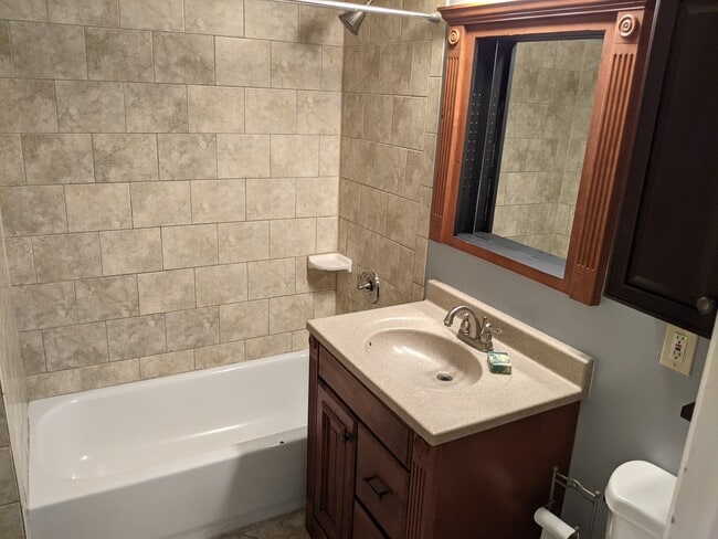 Building Photo - 3812 Thrall Dr