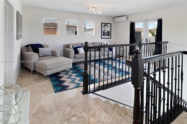 Building Photo - 601 NE 11th Ave