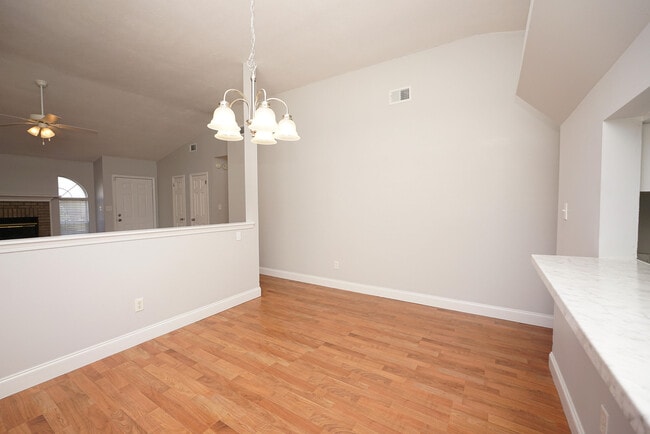 Building Photo - 243 Parkwood Cir