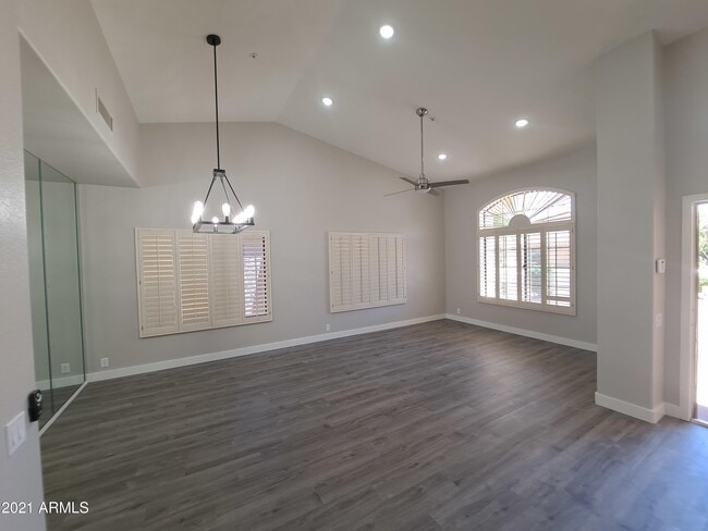 Building Photo - 9074 E Caribbean Ln