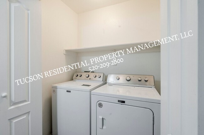 Building Photo - 8428 S Otis Dr