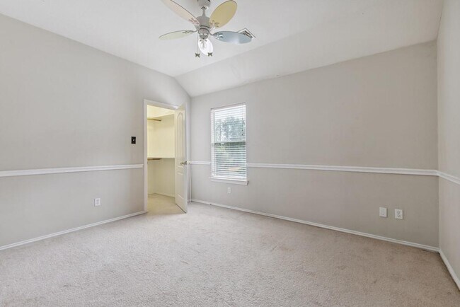 Building Photo - 14111 White Oak Gardens Dr
