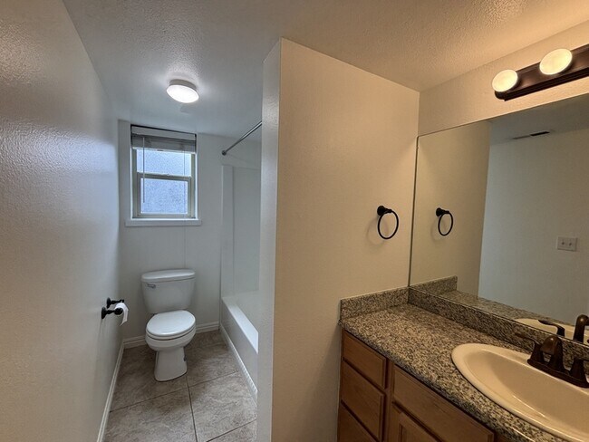 Building Photo - 5700 S 900 E