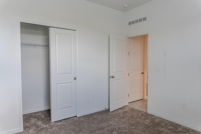 Building Photo - 561 Hatteras Rd