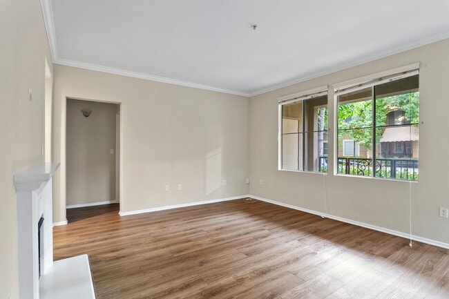 Building Photo - Irvine 2 Bed, 2 Bath With Amenities!!