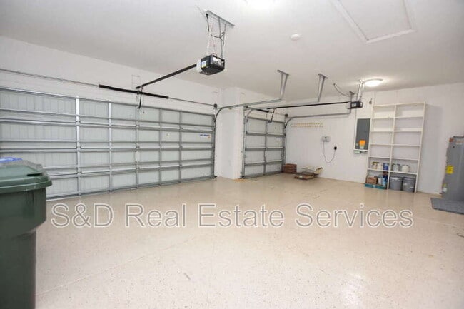 Building Photo - 3953 Aquilla Dr