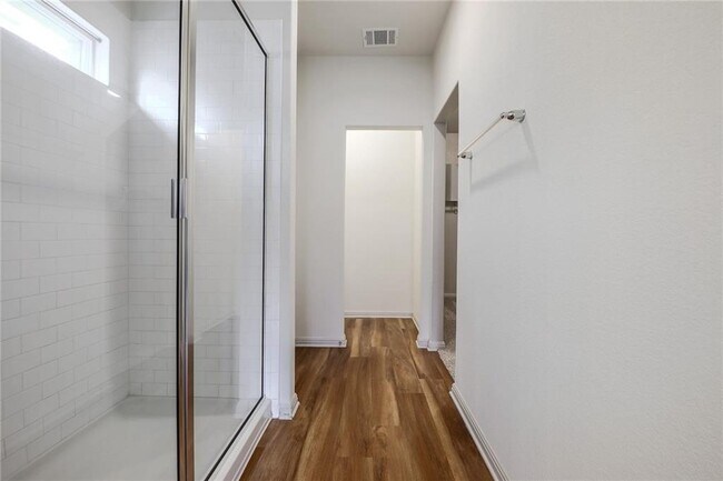 Building Photo - 109 Kleberg Ct