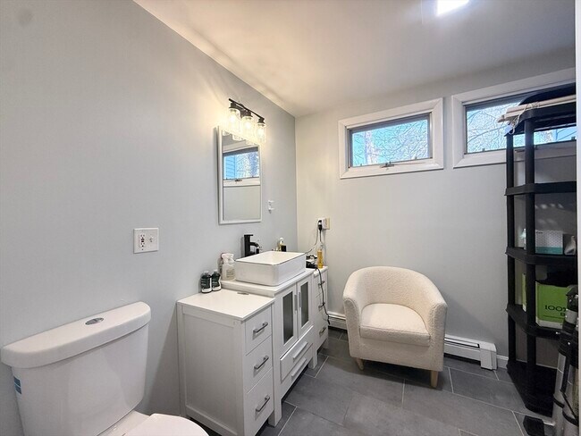 Building Photo - 58 Lake St