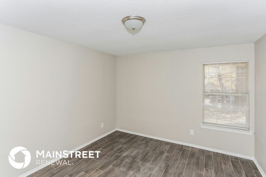 Building Photo - 703 Timberoaks Dr