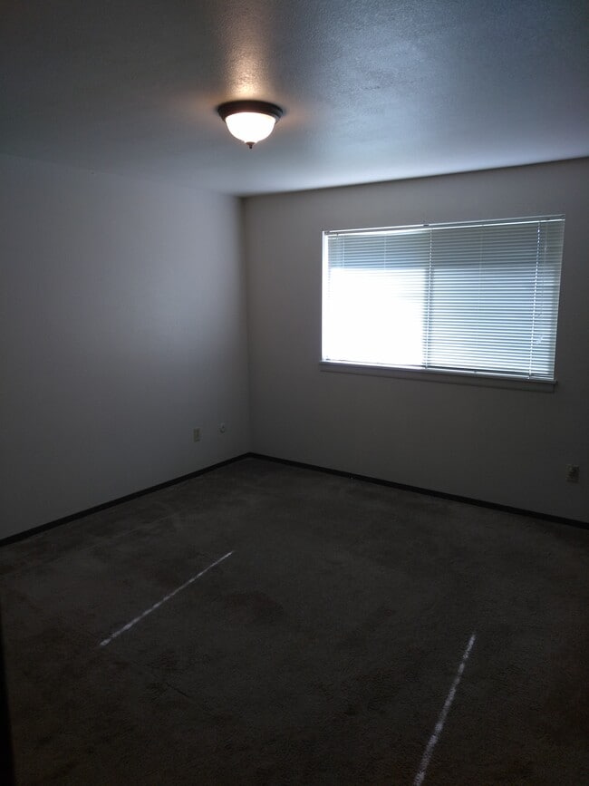 Building Photo - 5555 N Millrun Ave