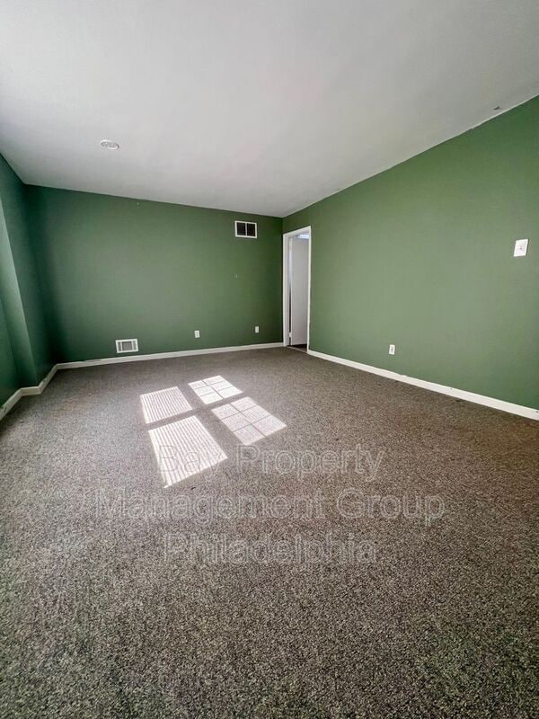 Building Photo - 1313 Delmont Ave