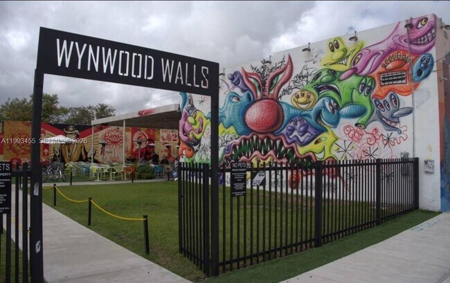 Building Photo - 738 NE 72nd Terrace