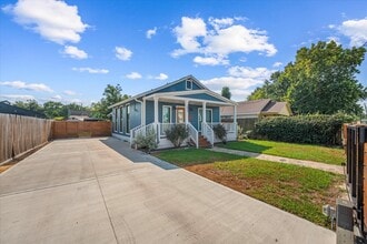 Building Photo - 1824 Northwood St