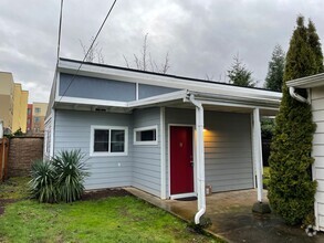 Building Photo - ZhH1600 A &amp; B