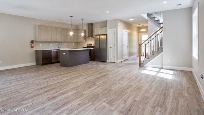 Building Photo - 28 Colfax St