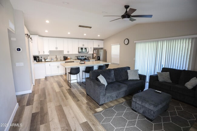 Building Photo - 3712 W Villa Maria Dr