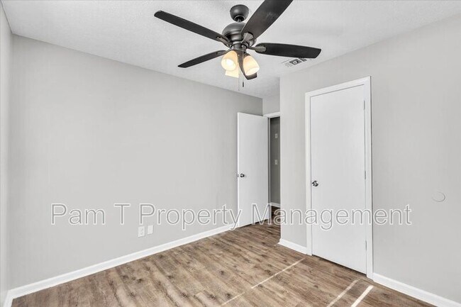 Building Photo - 235 Bordeaux Ln