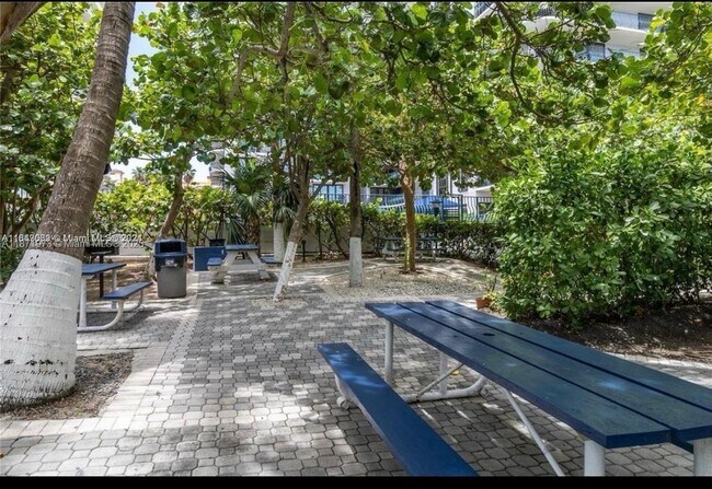 Building Photo - 8877 Collins Ave