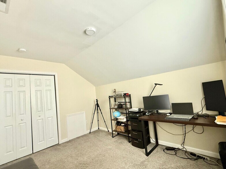 Building Photo - 3913 Lighthouse Ln