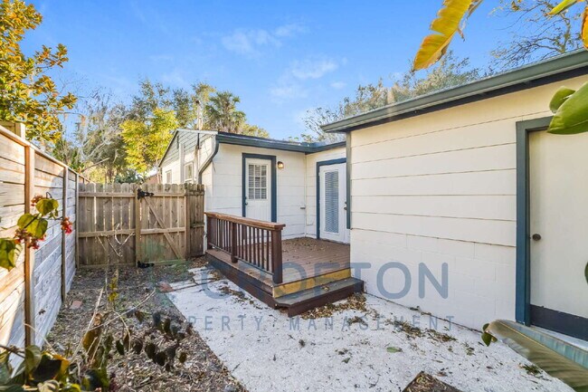 Building Photo - 350 Harris Ave