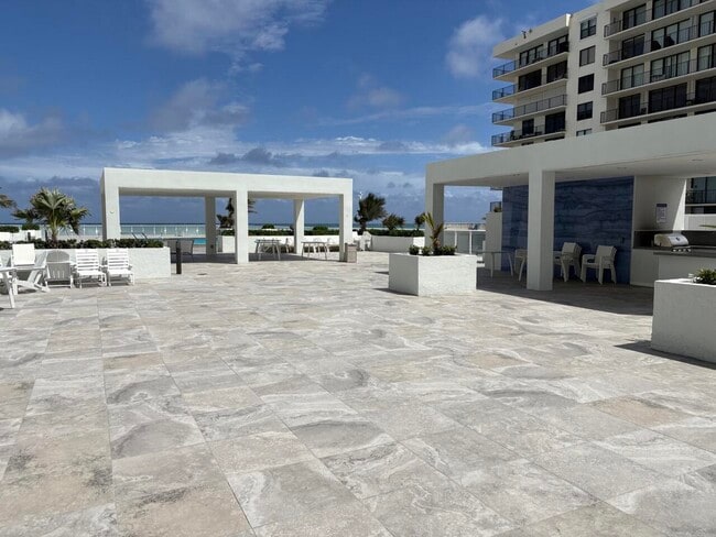 Building Photo - 3450 S Ocean Blvd