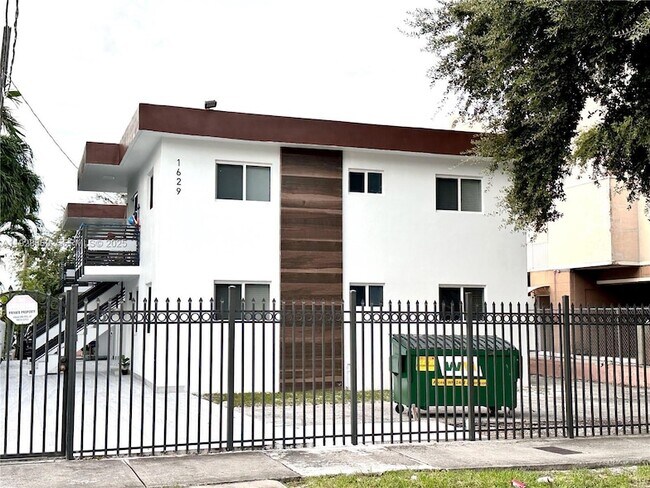 Building Photo - 1629 SW 3rd St