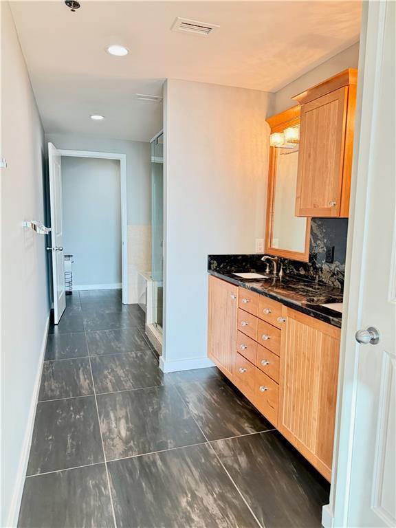 Building Photo - 3338 Peachtree Rd NE