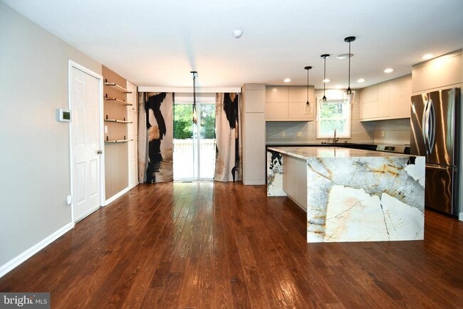 Building Photo - 8844 Mourning Dove Ct